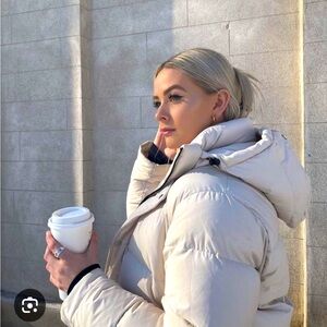 Aritzia super puffer jacket